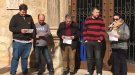 Multitudinària concentració davant l'Ajuntament de Montblanc