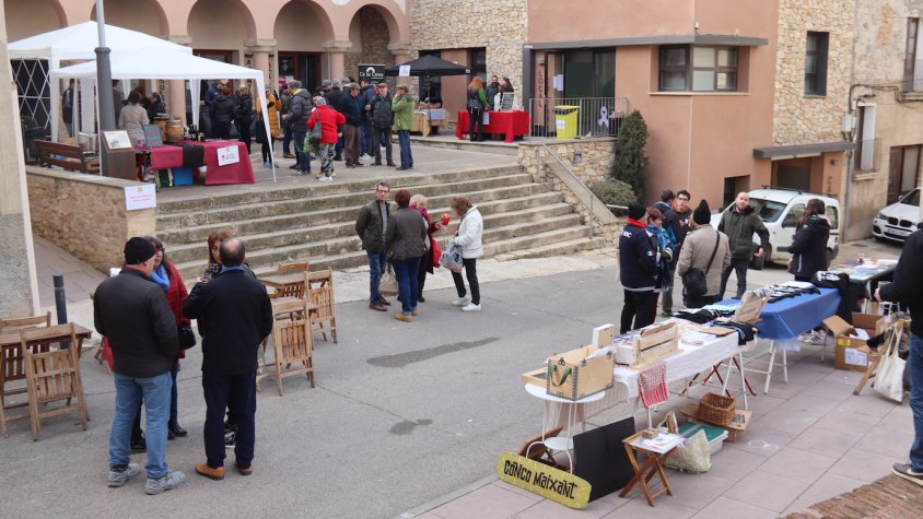 La X Fira de Nadal de Rocafort ensenya la vila amb un historiador