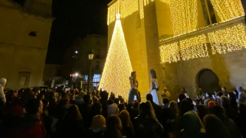 A l'Espluga, l'encesa de les llums de Nadal s'ha celebrat amb els nans de la vila