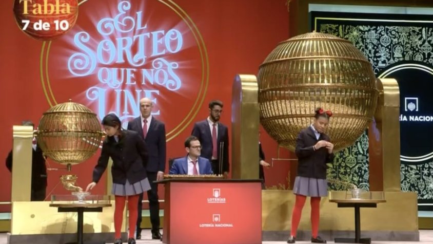 Toca l’últim cinquè premi del dia de la loteria de Nadal