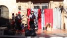 Els infants de Montblanc fan cagar el tió