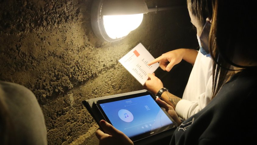 Participants de l'escape room que es va al refugi aeri  de Valls