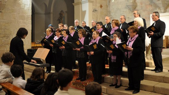 Actuació de la Coral Veus de la Terra en una altra edició de les Festes d'hivern de Vimbodí i Poblet