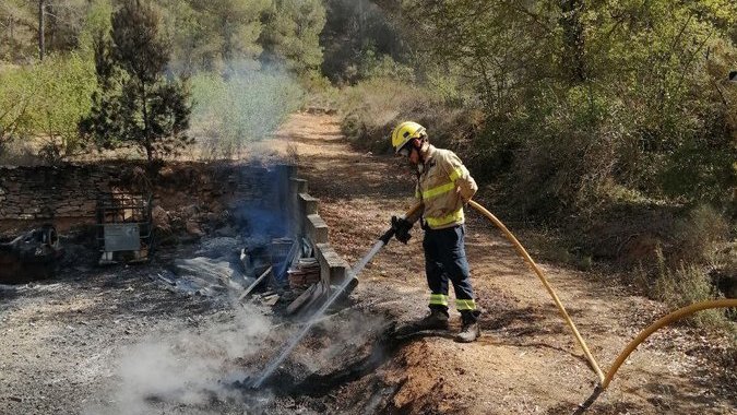 Extinció d'un foc de marge a Vimbodí i Poblet