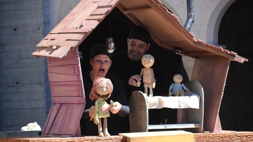 Un espectacle de titelles tanca els actes familiars del claustre de Sant Francesc