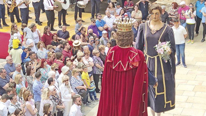 Imatge del ball de gegants a Montblanc per Sant Maties el 2022