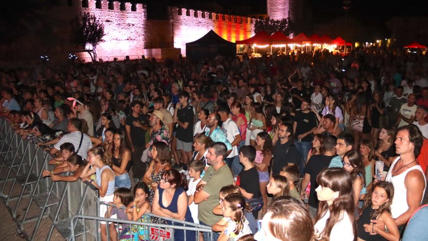 El Montblanc Fest torna a convertir en un escenari musical la plaça de Sant Francesc