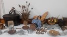 Solivella pot contemplar una exposició amb col·leccions de bosses de mà i estris antics