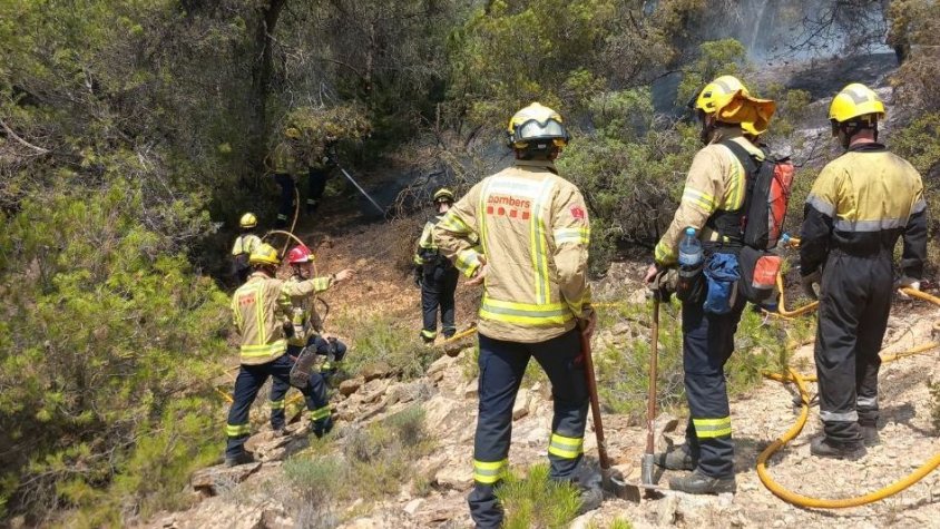 Estabilitzat l'incendi declarat en una zona de vegetació forestal de Solivella
