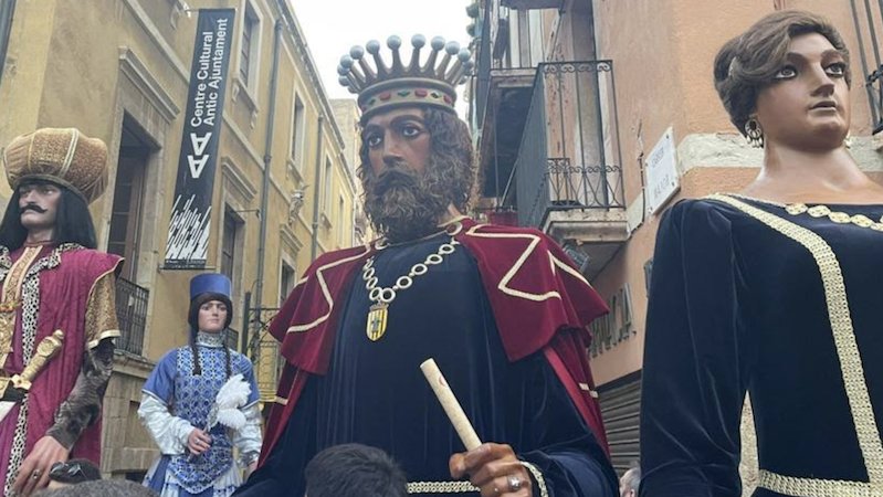 Els Gegants de Montblanc apadrinen els nous Gegants Turcs del passeig Torroja de Tarragona
