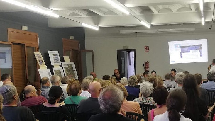 Taula rodona a Passanant sobre les alternatives municipals a la Macrocentral solar