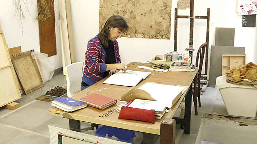 Núria Rion, que és artista visual i viu a Sarral, també és docent a l’Escola d’Art i Disseny de Tarragona