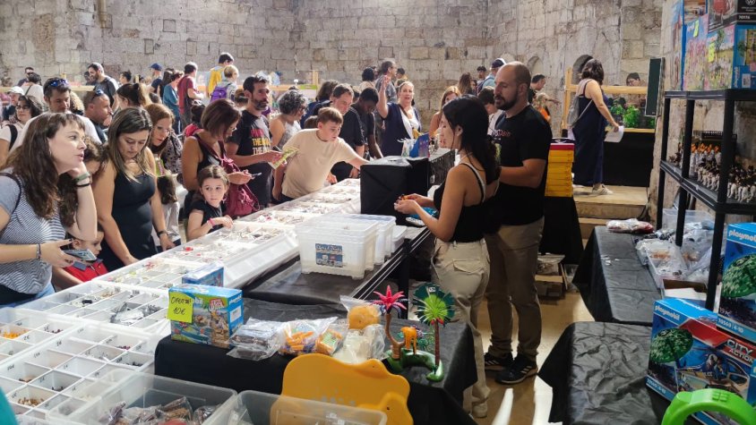 Primer dia de la quinzena edició de Clickània en un festiu molt cridaner