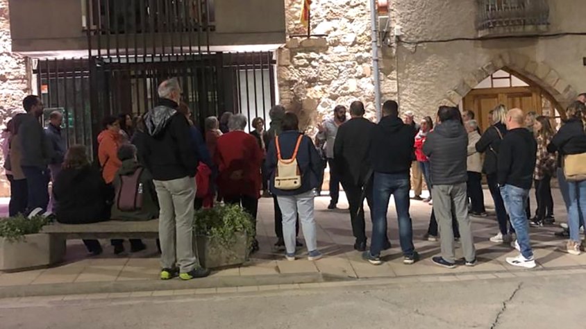 Un instant de la visita guiada del passat cap de setmana pels antics espais funeraris de Sarral