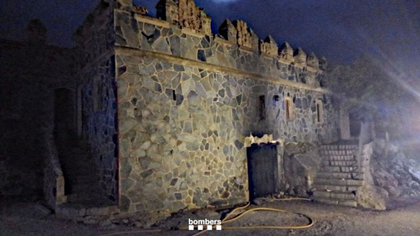 Incendi a Vimbodí a tocar del castell de Ruudabella