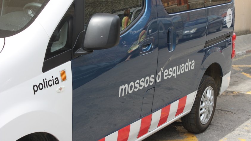 Un lladre s’escapa dels Mossos d’Esquadra saltant d’un balcó a l’altre d’un pis