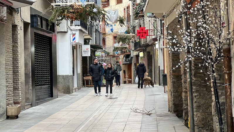 Els catalans tenen un nivell de satisfacció amb la vida de 6,9 sobre 10, mig punt més que l'any passat