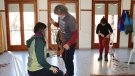 Arrenca el cicle de tallers amb sarga al Museu del Vidre de Vimbodí i Poblet