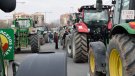 Primers talls a les carreteres catalanes per les protestes dels agricultors contra la burocràcia i els alts costos