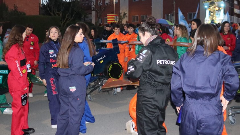 Desenes de comparses van participar en el Gran Rua de Carnaval de Montblanc l'edició passada