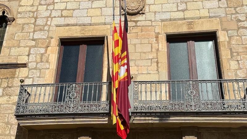 A Montblanc, torna a onejar la bandera espanyola al balcó de l'ajuntament