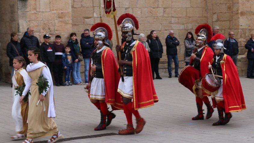 Els Armats de l'Espluga recullen la bandera de la Sang