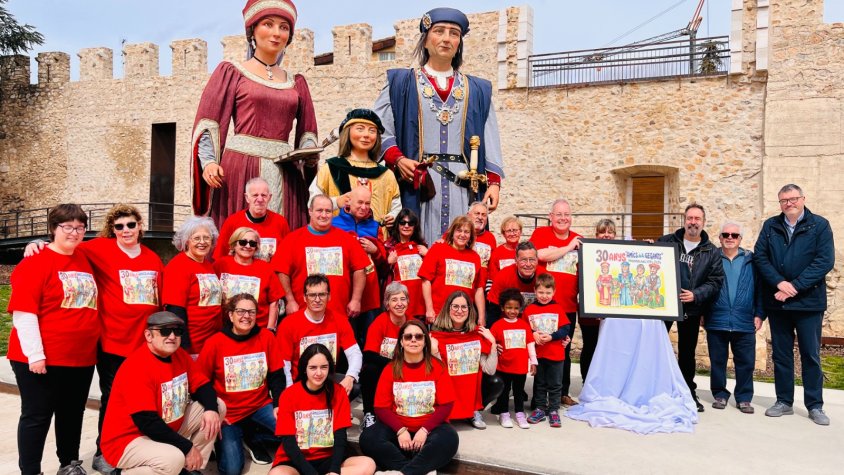 Joan Vizcarra, autor de la imatge commemorativa dels 30 anys dels amics dels Gegants de Montblanc