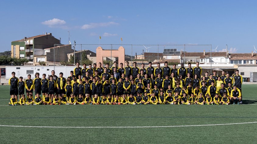 Presentació dels equips de l'UE Santa Coloma el mes d'octubre de 2023 a l'estadi municipal