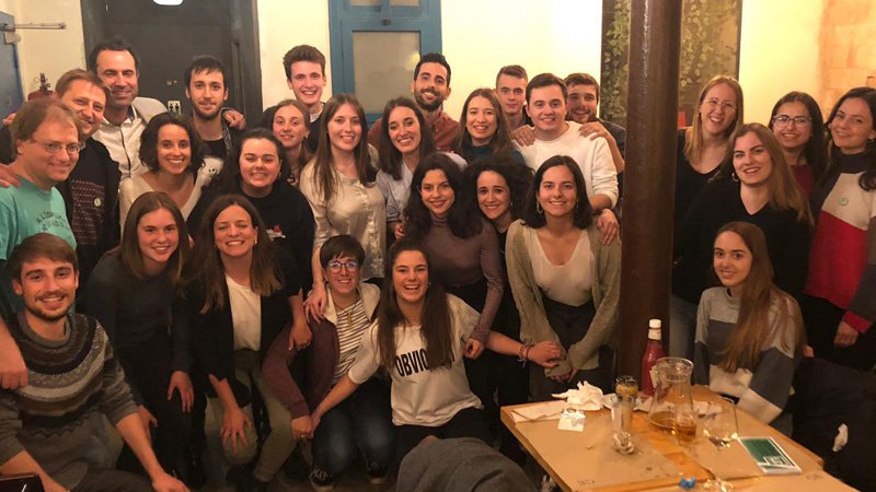 Una  trentena de joves vam recuperar la "Trobada d'espluguins a Barcelona"
