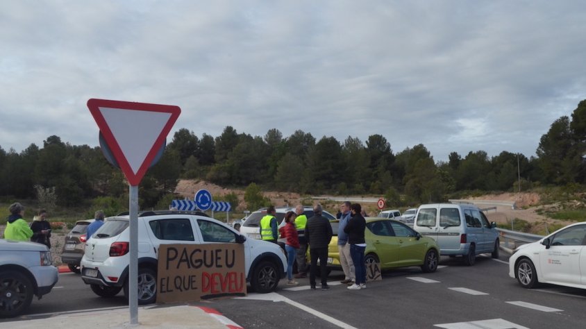 Continuen els talls de la A-27 i la N-240 al seu pas pel terme municipal de Lilla