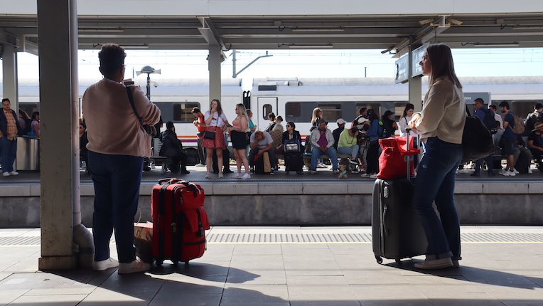 Una incidència tècnica provoca retards de dues hores en un tren de l'R15 a Tarragona direcció Barcelona
