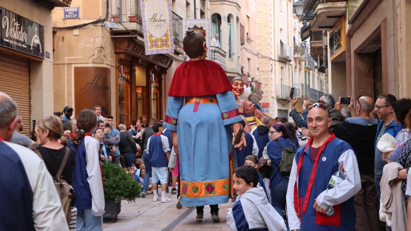 Més de 500 geganters es reuneixen a la plaça de Sant Francesc de Montblanc amb motiu de les Festes de Sant Maties