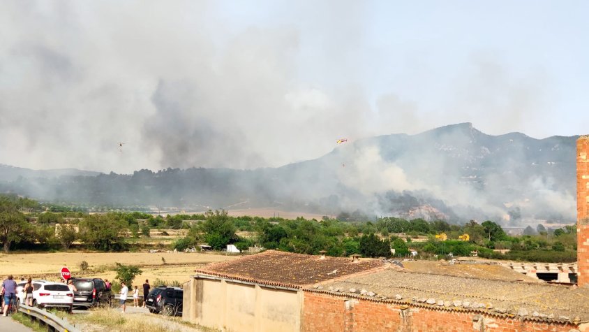 Es desactiva l'alerta per l'incendi forestal de Montblanc que ha cremat 25 hectàrees