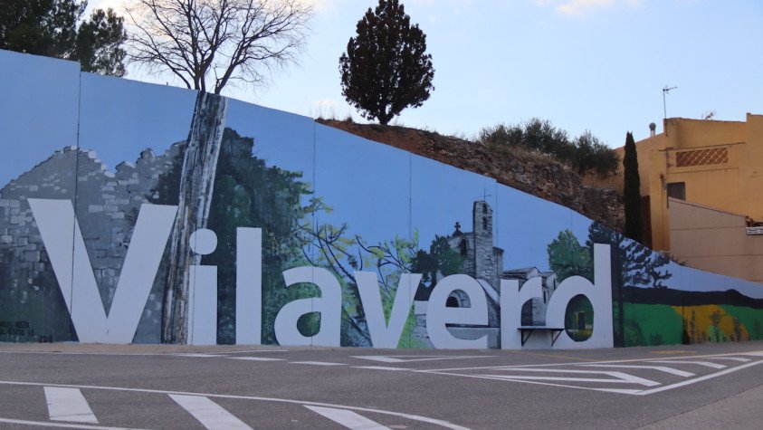 Fotografia d'entrada al poble de Vilaverd