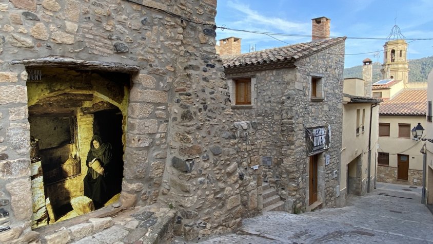 L'Associació del Pessebre Vivent de l'Espluga inaugura la ruta per descobrir els diferents punts d'interès del nucli antic 