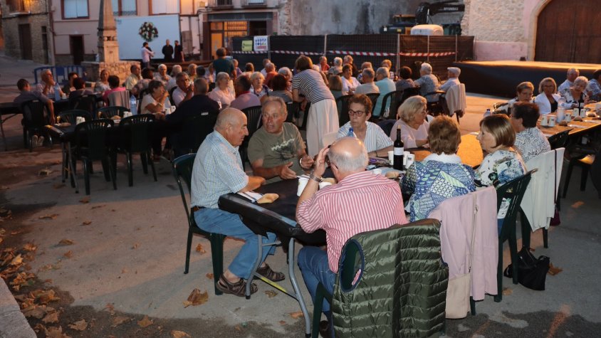 Una setantena de persones participen en el sopar de Santa Magdalena de Blancafort