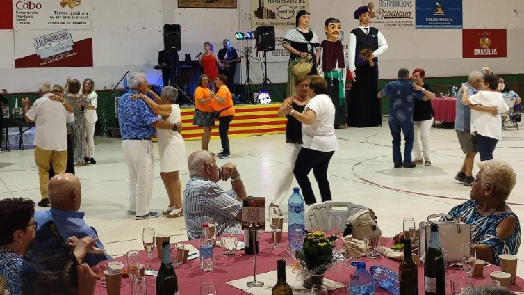 El dinar de Festa Major dels Jubilats de l'Espluga de Francolí reuneix un centenar de persones