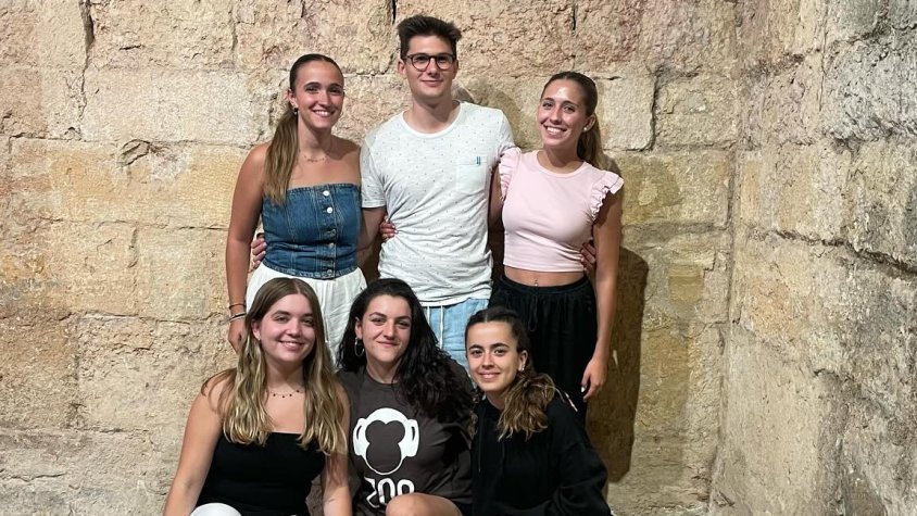 Nous membres de la junta directiva de l'Associació Juvenil Barjaula