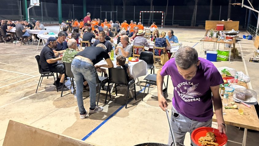 Cent quaranta persones participen en el concurs de conill a la llauna a Rocafort de Queralt