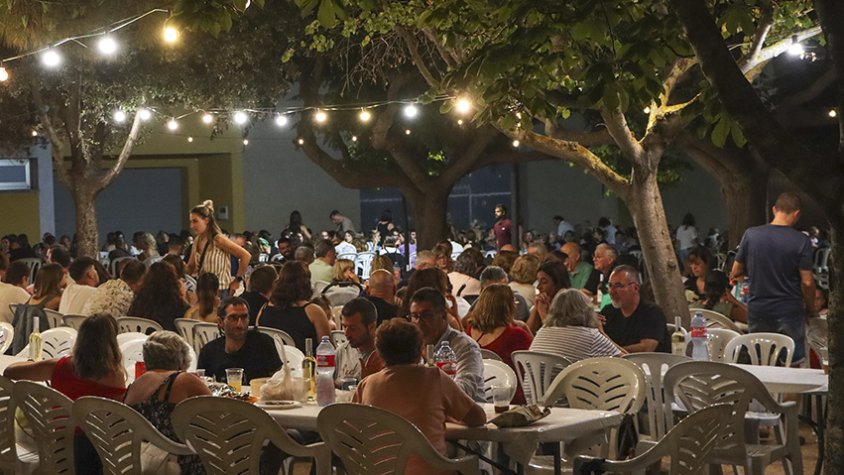 Pira s'acomiada de la festa major amb una participativa sardinada