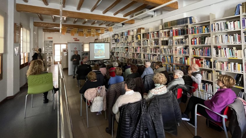 Sis clubs de lectura de la comarca participaran en la presentació de la novel·la La bibliotecària del front 