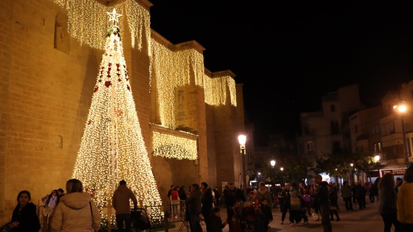 L'Espluga de Francolí encén el Nadal amb una emotiva benvinguda als més petits 