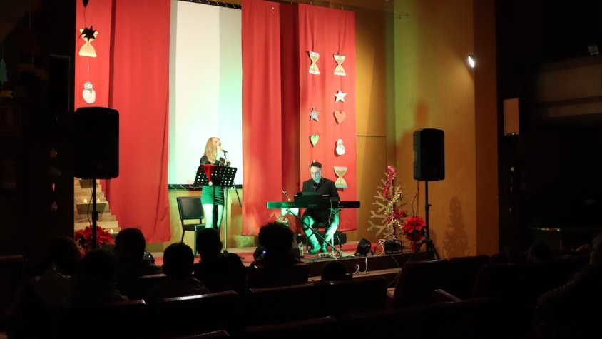 El Duo Serendipity omple de música nadalenca la Sala del Vídeo de Barberà de la Conca