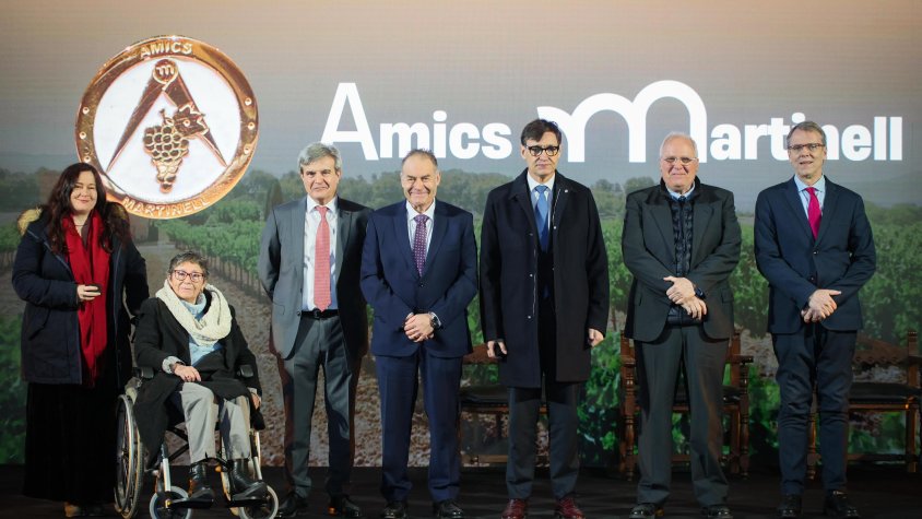 El president Illa, fundador d'honor d'Amics Martinell a la Primera Catedral del Vi 