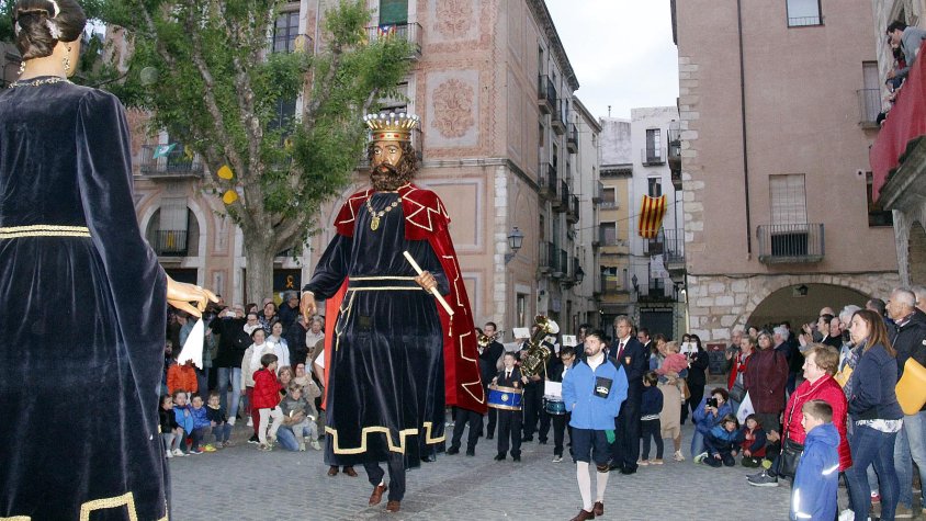 Ofici solemne i ballada del seguici popular de Montblanc per celebrar Sant Maties