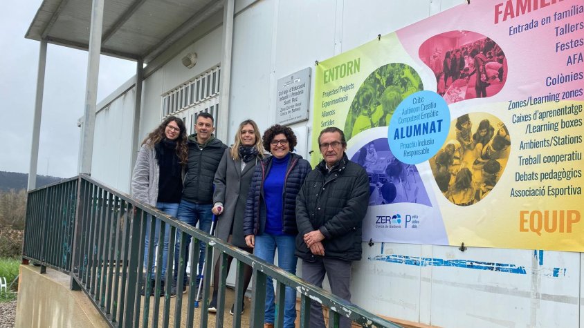 La diputada socialista Rosa Maria Ibarra visita Rocafort per abordar la situació de l'escola