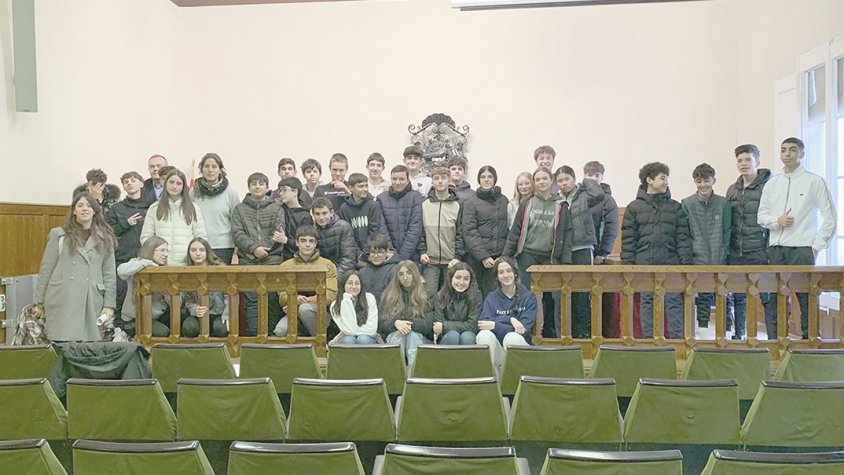 L'Ajuntament de Santa Coloma escolta les propostes juvenils pel poble de l'alumnat de l'institut