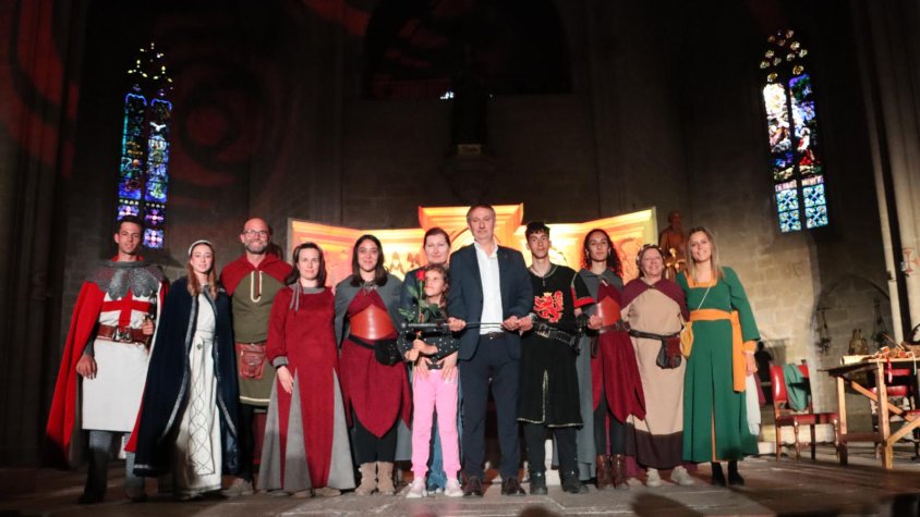 L'Associació Medieval de Sant Jordi entrega l'espasa d'honor al Centre d'Educació Especial Tilmar