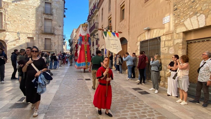 Tretze colles participen en la 30a Trobada de Gegants de Montblanc