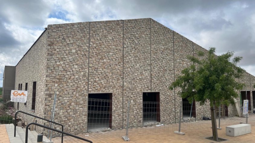 Forès encara la recta final per al nou edifici de serveis